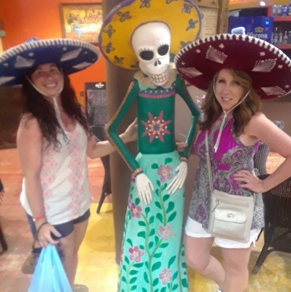 Meet your Posher, Lisa - Picture 2 of 2